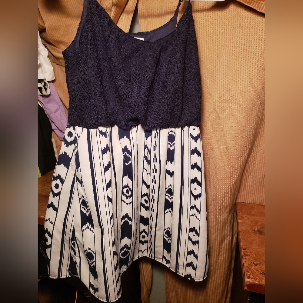 Large blue and white short dress